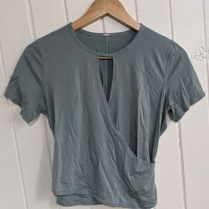 LULULEMON Wrap t-shirt with cut out - Size 4